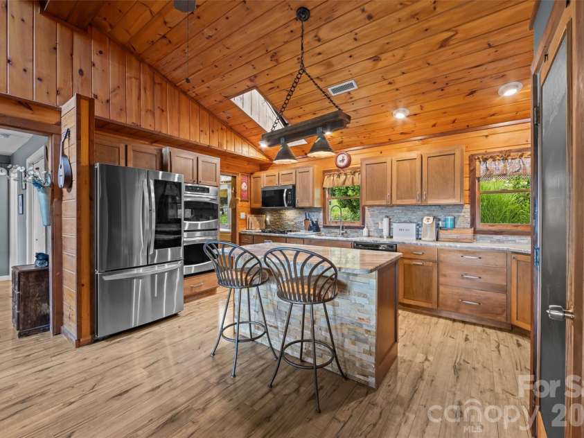 263 Pilgrims Lane, Burnsville, NC 28714.  MLS# CAR4415371, YatesRealty ID 44896. Kitchen