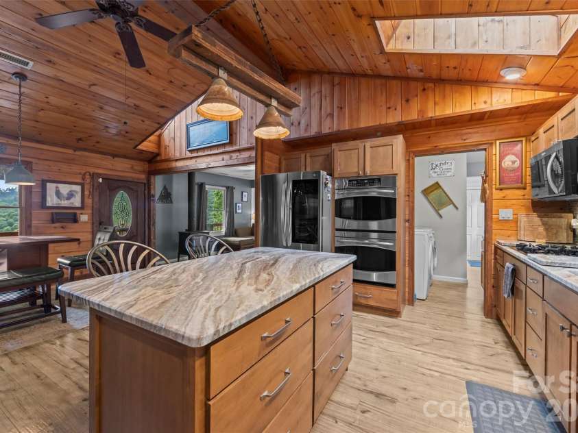263 Pilgrims Lane, Burnsville, NC 28714.  MLS# CAR4415371, YatesRealty ID 44896. Kitchen