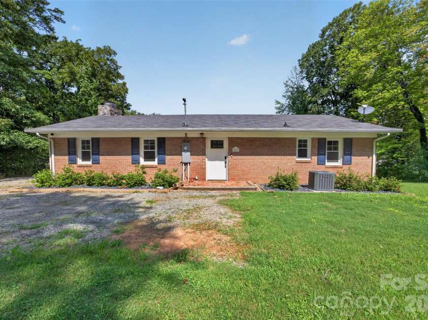 4009 Cindy Lane, Denver, NC 28037.  MLS# CAR4415192, YatesRealty ID 44897. 