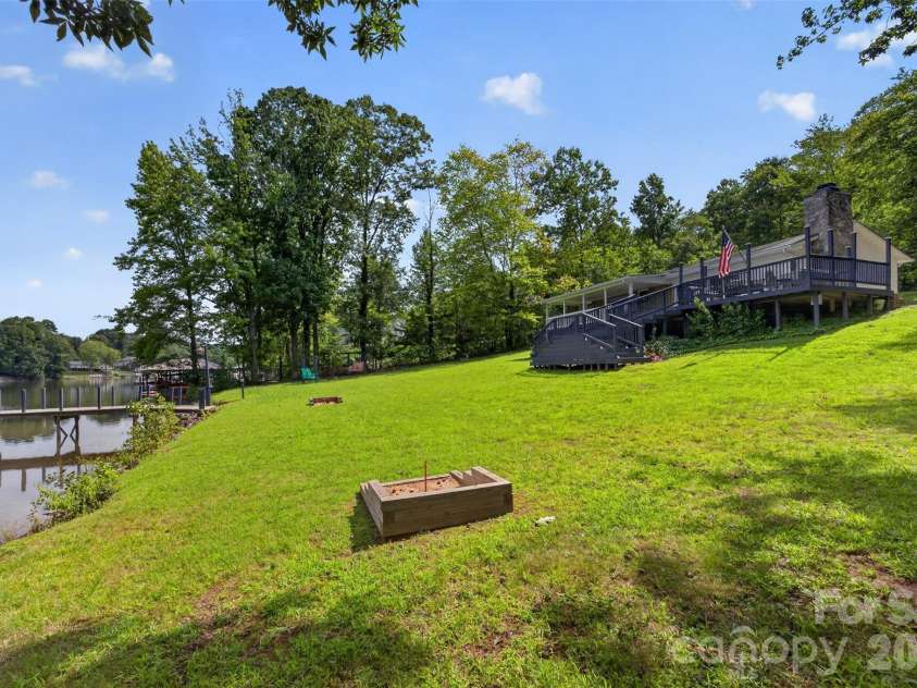 4009 Cindy Lane, Denver, NC 28037.  MLS# CAR4415192, YatesRealty ID 44897. 