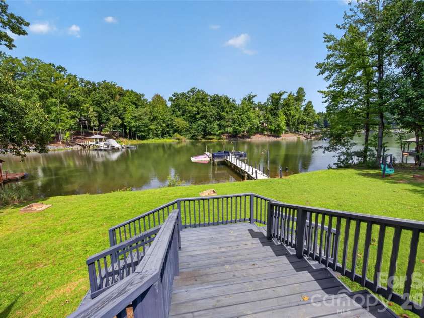 4009 Cindy Lane, Denver, NC 28037.  MLS# CAR4415192, YatesRealty ID 44897. 
