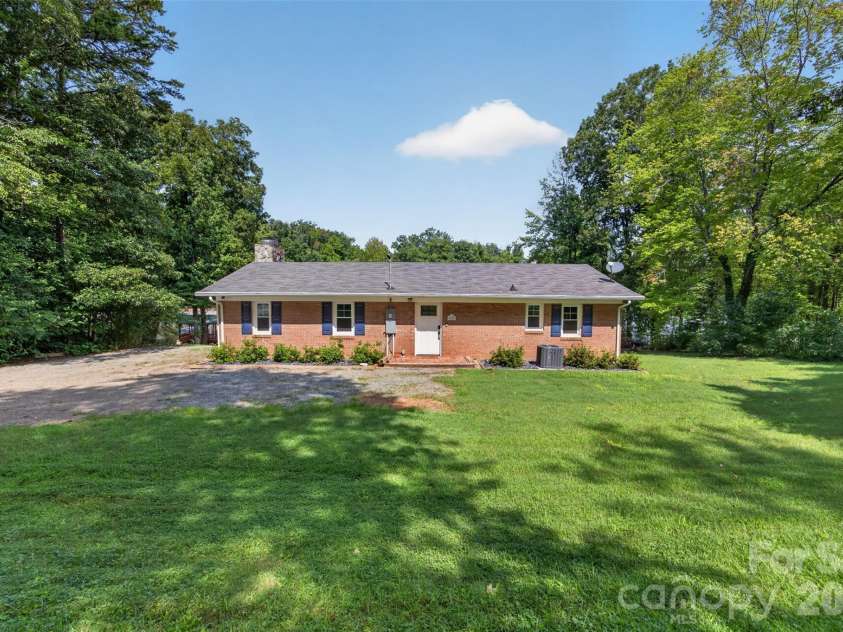 4009 Cindy Lane, Denver, NC 28037.  MLS# CAR4415192, YatesRealty ID 44897. 