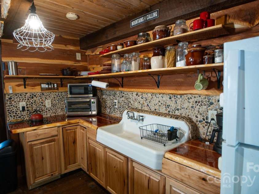 4189 Bristol Place, Collettsville, NC 28611.  MLS# CAR4320331, YatesRealty ID 449. 