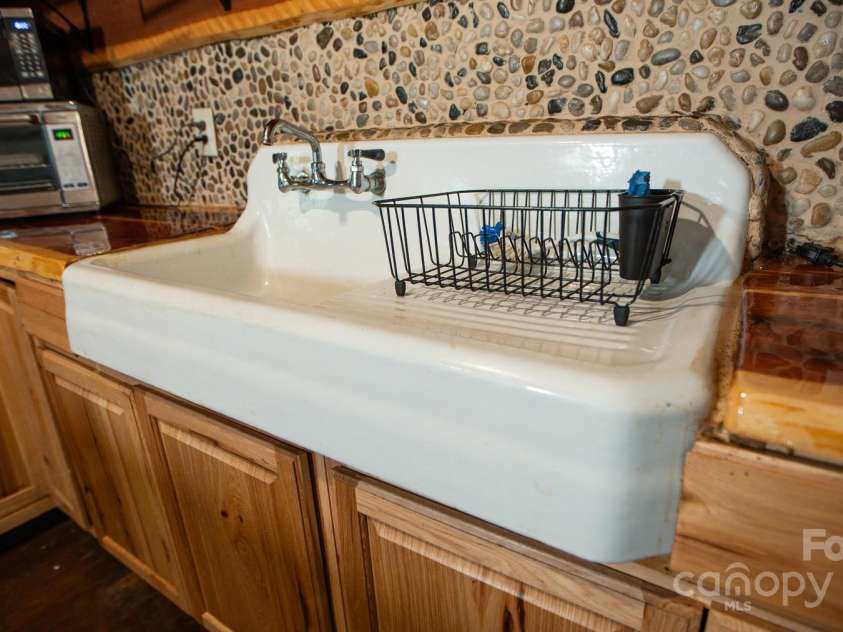 4189 Bristol Place, Collettsville, NC 28611.  MLS# CAR4320331, YatesRealty ID 449. 