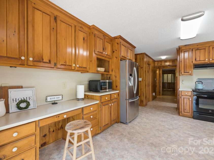 505 Old Home Place Drive, Marshall, NC 28753.  MLS# CAR4207123, YatesRealty ID 449. 