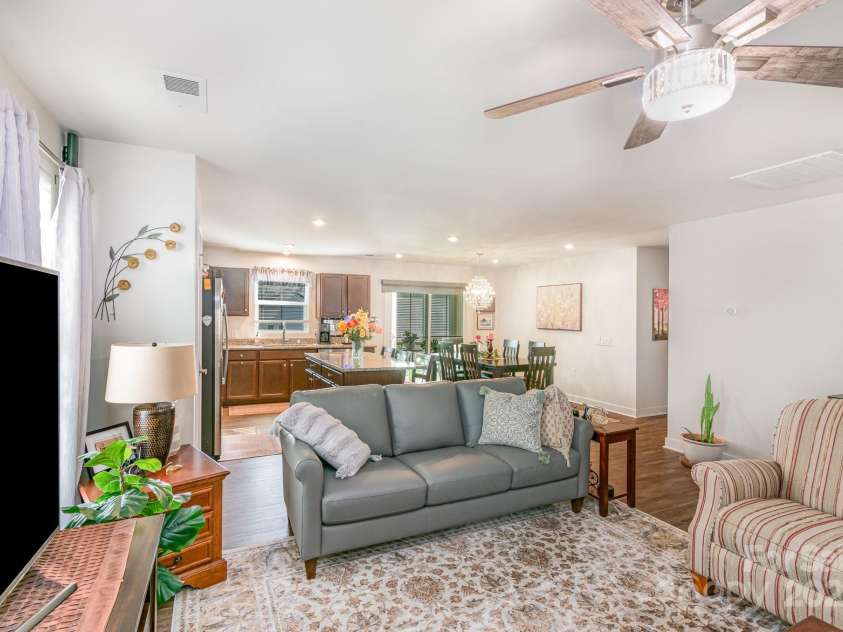 9740 Wardley Drive, Charlotte, NC 28215.  MLS# CAR4227129, YatesRealty ID 4490. 