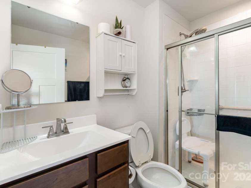 9740 Wardley Drive, Charlotte, NC 28215.  MLS# CAR4227129, YatesRealty ID 4490. 