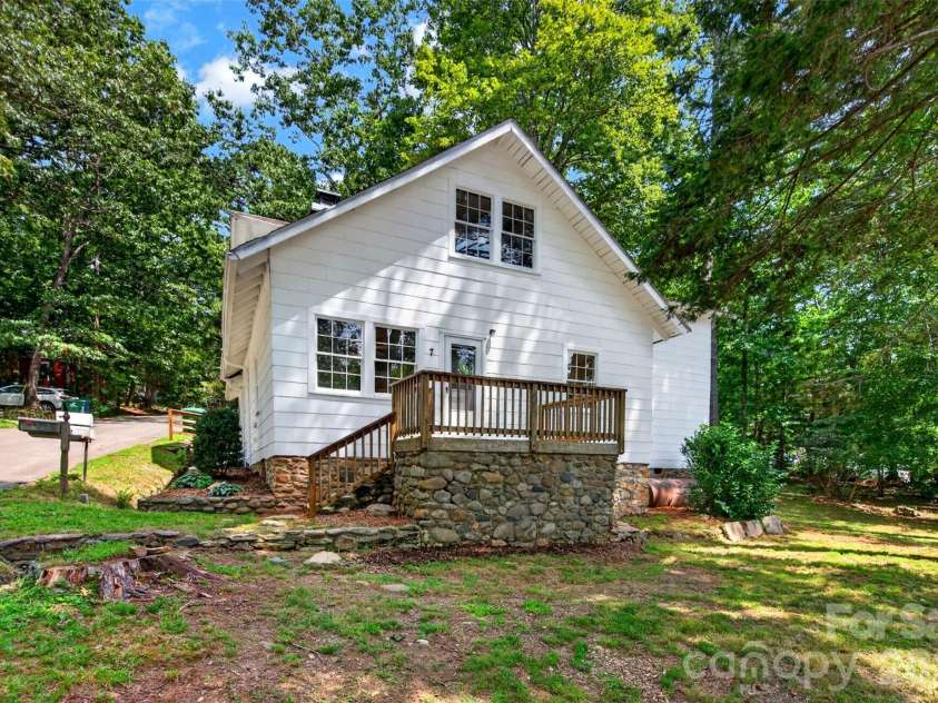 7 Bowers Road, Black Mountain, NC 28711.  MLS# CAR4413537, YatesRealty ID 44901. 