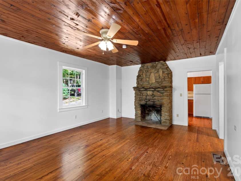 7 Bowers Road, Black Mountain, NC 28711.  MLS# CAR4413537, YatesRealty ID 44901. 