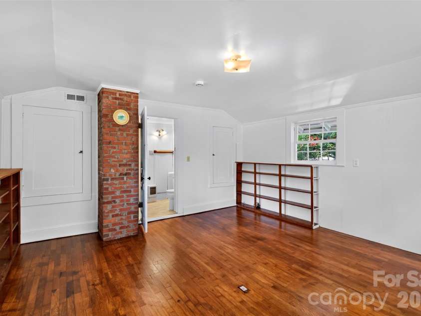 7 Bowers Road, Black Mountain, NC 28711.  MLS# CAR4413537, YatesRealty ID 44901. 