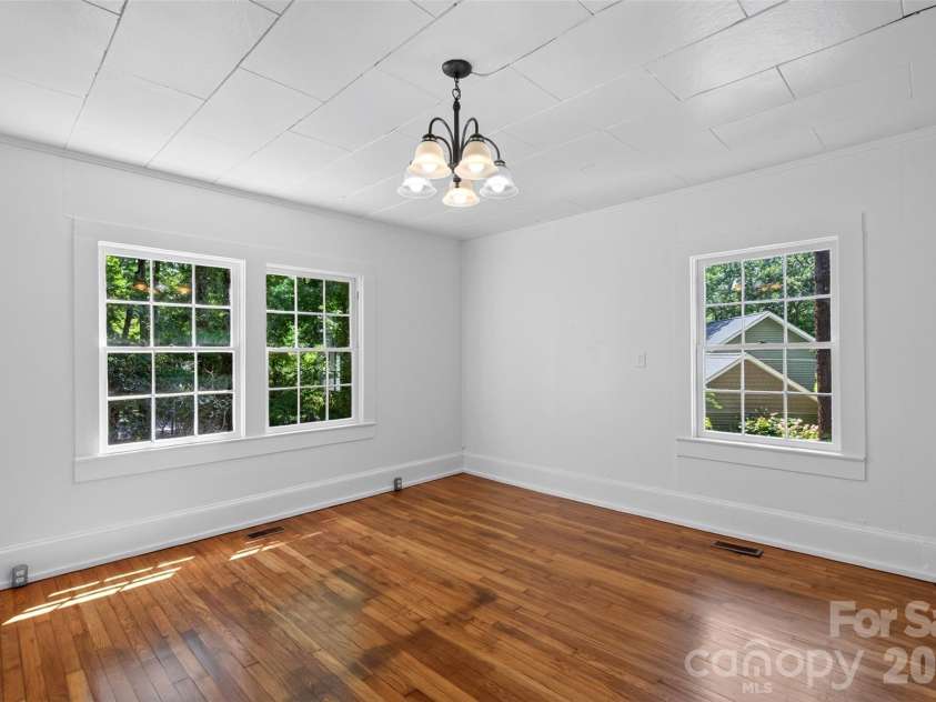 7 Bowers Road, Black Mountain, NC 28711.  MLS# CAR4413537, YatesRealty ID 44901. 