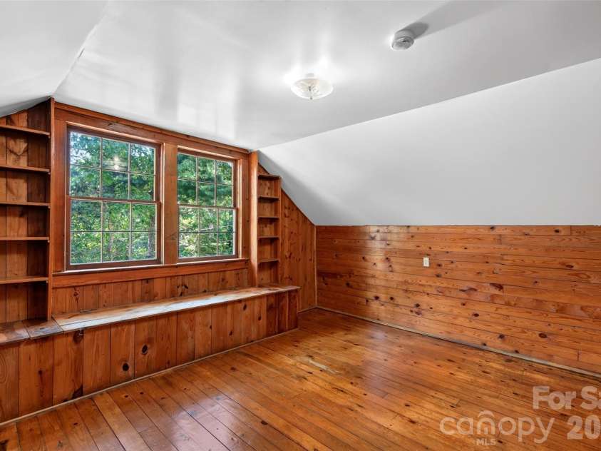 7 Bowers Road, Black Mountain, NC 28711.  MLS# CAR4413537, YatesRealty ID 44901. 