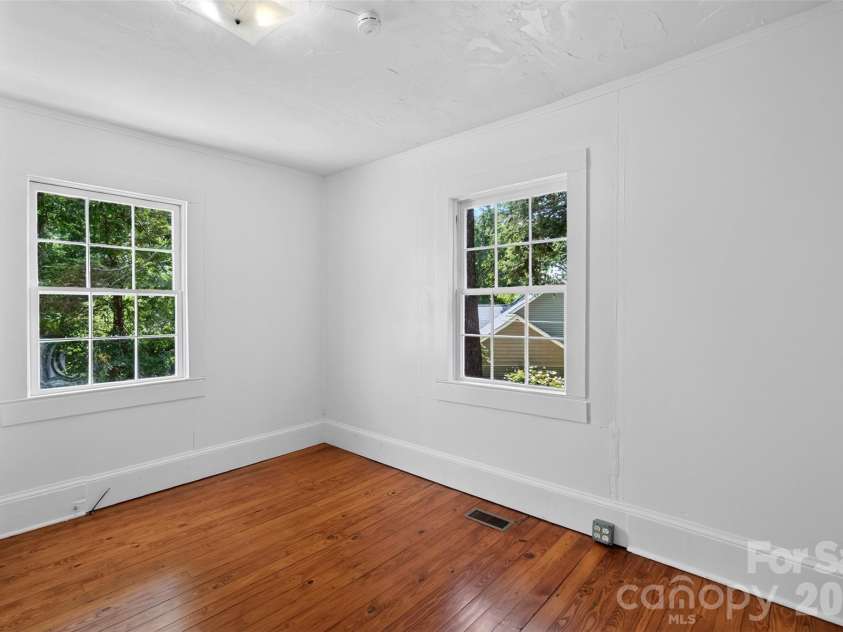 7 Bowers Road, Black Mountain, NC 28711.  MLS# CAR4413537, YatesRealty ID 44901. 