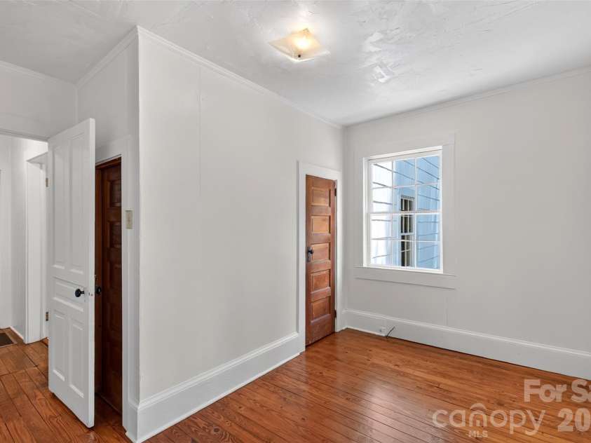 7 Bowers Road, Black Mountain, NC 28711.  MLS# CAR4413537, YatesRealty ID 44901. 