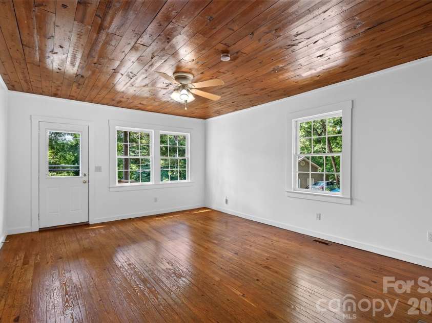 7 Bowers Road, Black Mountain, NC 28711.  MLS# CAR4413537, YatesRealty ID 44901. 