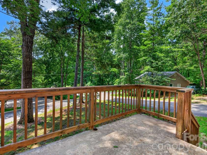 7 Bowers Road, Black Mountain, NC 28711.  MLS# CAR4413537, YatesRealty ID 44901. 