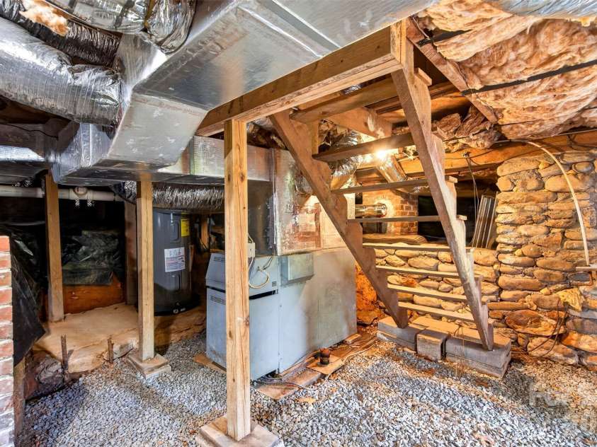 7 Bowers Road, Black Mountain, NC 28711.  MLS# CAR4413537, YatesRealty ID 44901. 