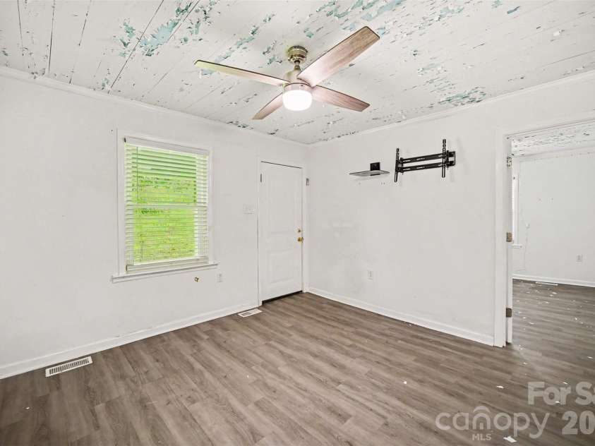 3069 Chinook Trail, Lincolnton, NC 28092.  MLS# CAR4415385, YatesRealty ID 44902. 