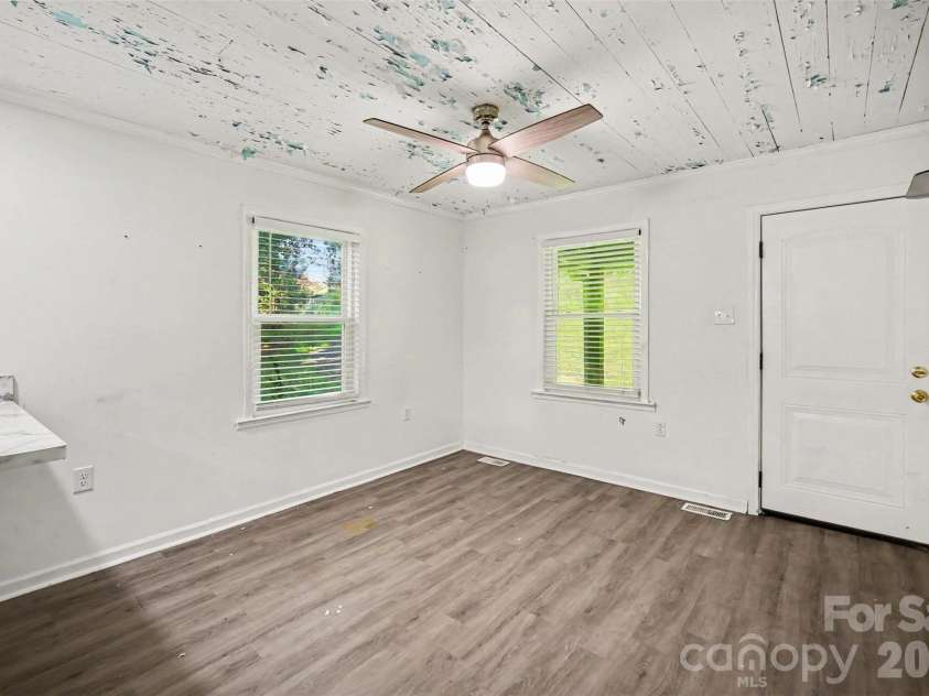 3069 Chinook Trail, Lincolnton, NC 28092.  MLS# CAR4415385, YatesRealty ID 44902. 