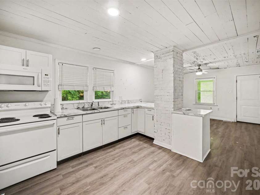 3069 Chinook Trail, Lincolnton, NC 28092.  MLS# CAR4415385, YatesRealty ID 44902. 