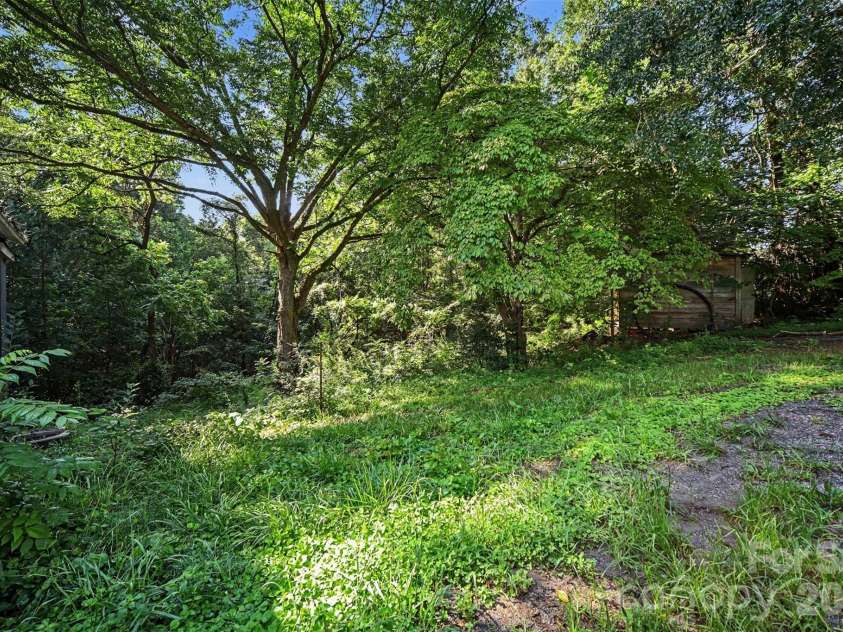 3069 Chinook Trail, Lincolnton, NC 28092.  MLS# CAR4415385, YatesRealty ID 44902. 