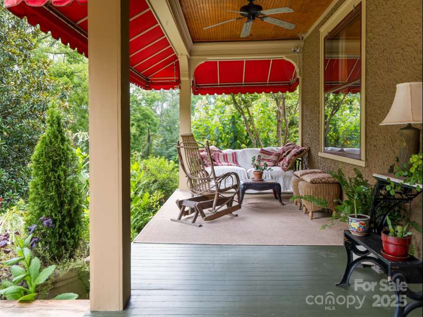 9 West Street Extension, Asheville, NC 28801.  MLS# CAR4299248, YatesRealty ID 44904. 