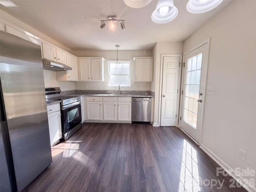 1667 Oakview Way, Rock Hill, SC 29730.  MLS# CAR4415405, YatesRealty ID 44905. 