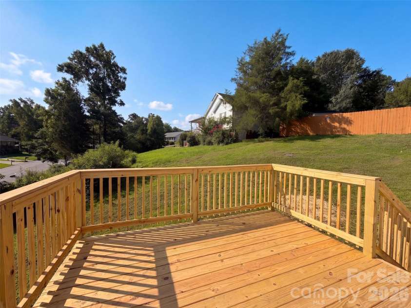 1667 Oakview Way, Rock Hill, SC 29730.  MLS# CAR4415405, YatesRealty ID 44905. 