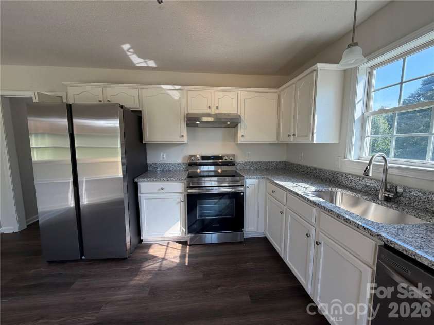 1667 Oakview Way, Rock Hill, SC 29730.  MLS# CAR4415405, YatesRealty ID 44905. Staged Photo