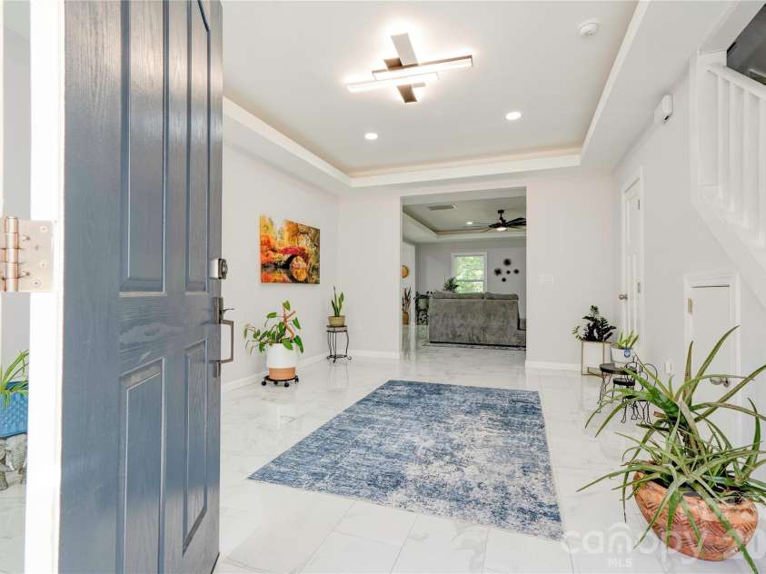 114 Tanya Lane, Shelby, NC 28152.  MLS# CAR4392402, YatesRealty ID 44906. Foyer