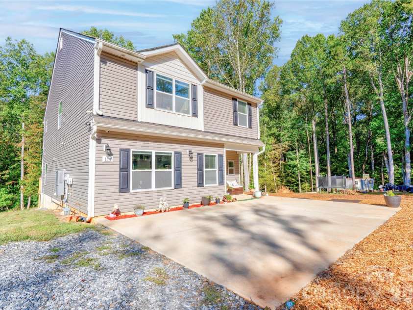 114 Tanya Lane, Shelby, NC 28152.  MLS# CAR4392402, YatesRealty ID 44906. Front Left