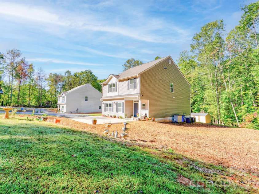 114 Tanya Lane, Shelby, NC 28152.  MLS# CAR4392402, YatesRealty ID 44906. Front Right