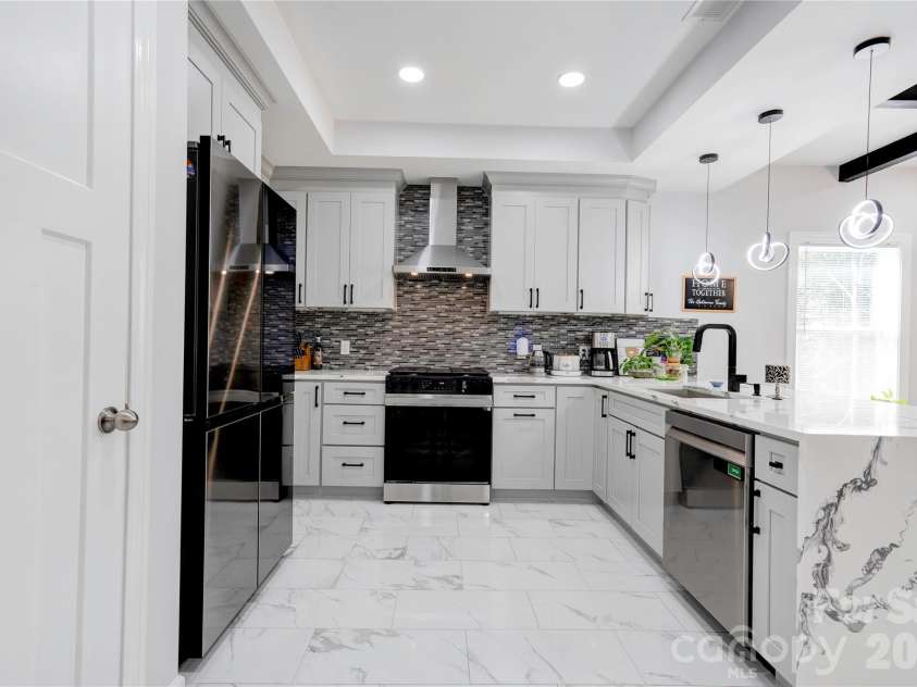 114 Tanya Lane, Shelby, NC 28152.  MLS# CAR4392402, YatesRealty ID 44906. Kitchen