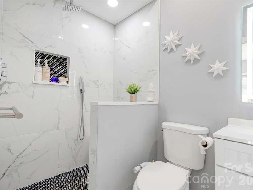 114 Tanya Lane, Shelby, NC 28152.  MLS# CAR4392402, YatesRealty ID 44906. Main Level Bathroom