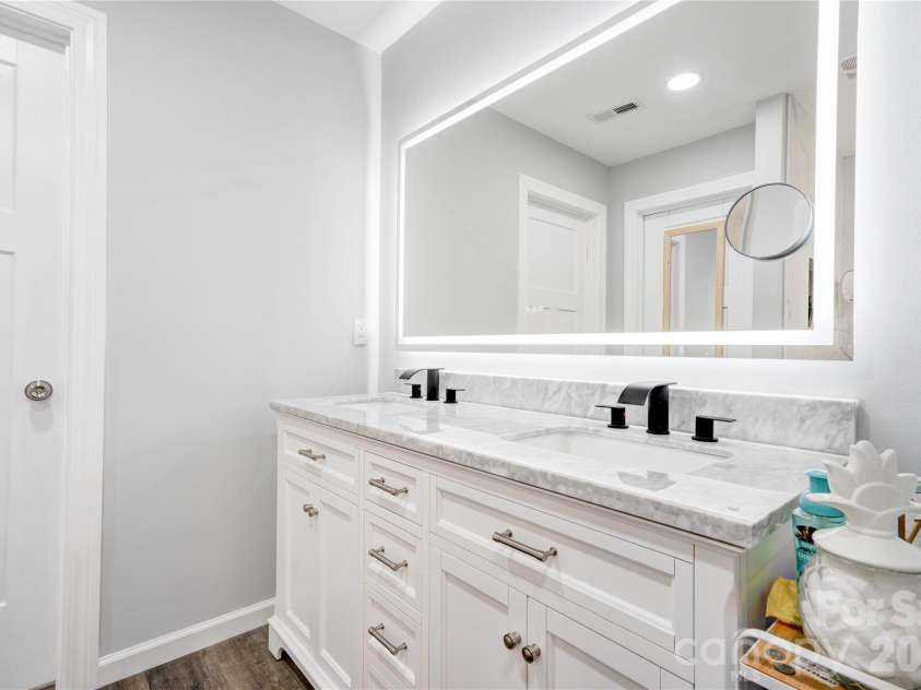 114 Tanya Lane, Shelby, NC 28152.  MLS# CAR4392402, YatesRealty ID 44906. Primary Bathroom