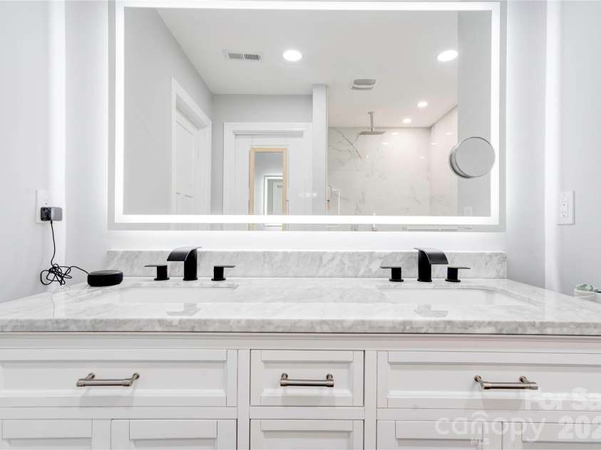 114 Tanya Lane, Shelby, NC 28152.  MLS# CAR4392402, YatesRealty ID 44906. Primary Bathroom
