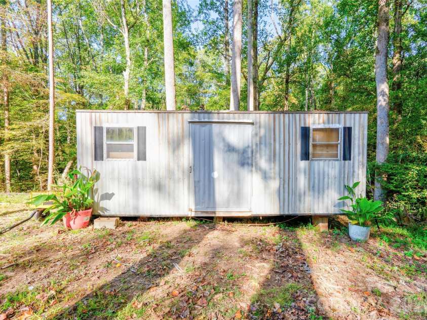 114 Tanya Lane, Shelby, NC 28152.  MLS# CAR4392402, YatesRealty ID 44906. Storage Building