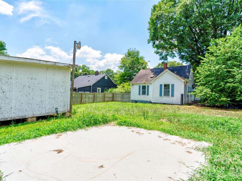 811 Kings Road, Shelby, NC 28150.  MLS# CAR4399686, YatesRealty ID 44907. Back Yard