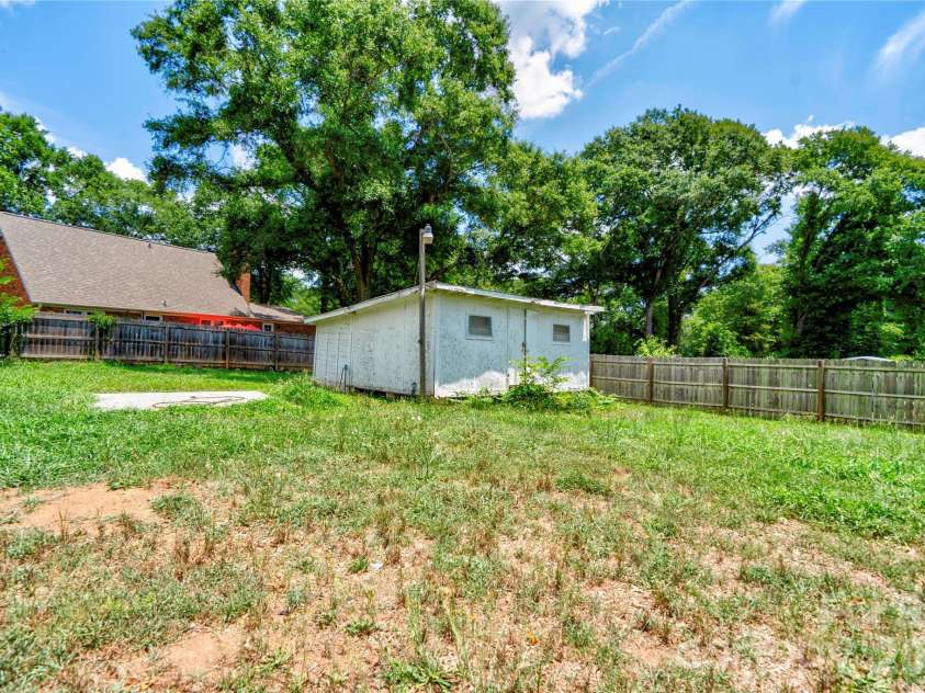 811 Kings Road, Shelby, NC 28150.  MLS# CAR4399686, YatesRealty ID 44907. Storage Building
