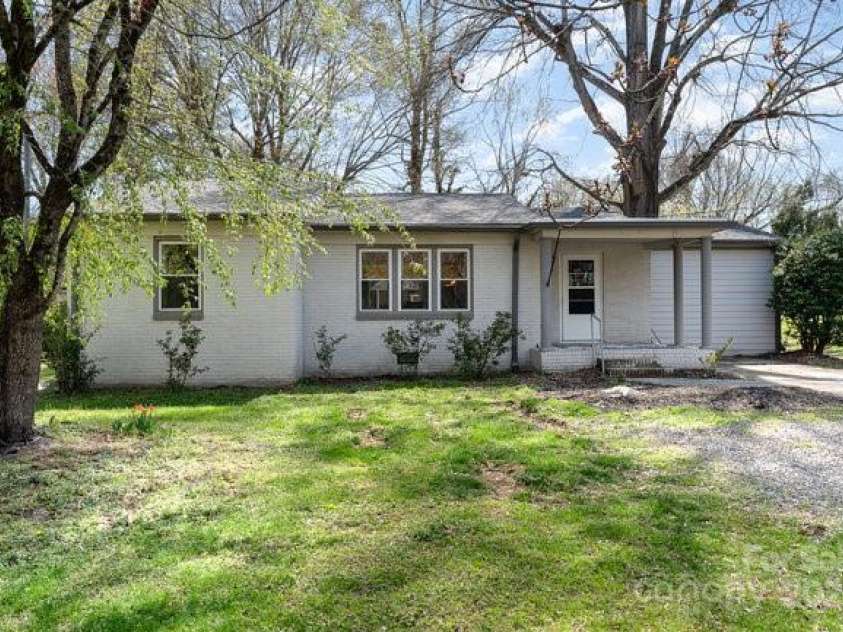 634 Hartness Road, Statesville, NC 28677.  MLS# CAR4239503, YatesRealty ID 4491. 