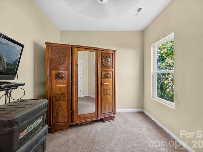 809 Gunnar Drive, Gastonia, NC 28054.  MLS# CAR4408682, YatesRealty ID 44911. 