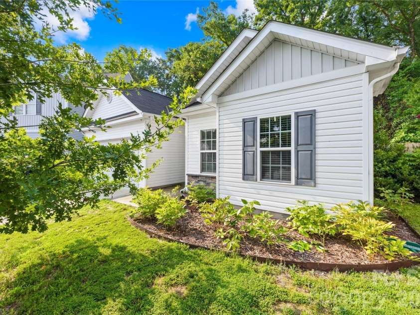 809 Gunnar Drive, Gastonia, NC 28054.  MLS# CAR4408682, YatesRealty ID 44911. 