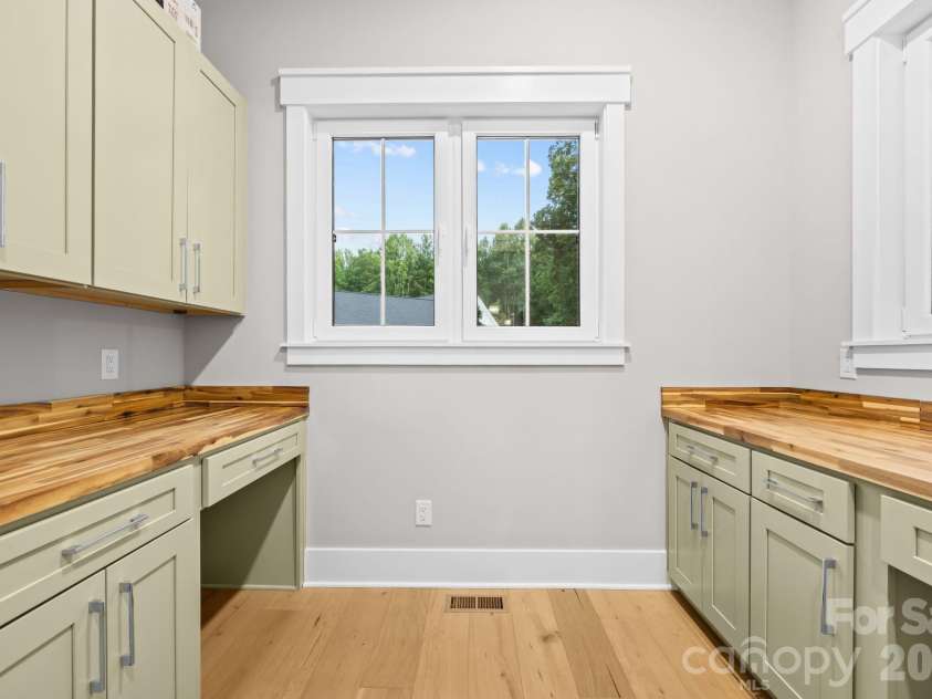 8941 Blair Road, Charlotte, NC 28227.  MLS# CAR4415120, YatesRealty ID 44913. 