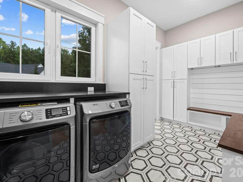 8941 Blair Road, Charlotte, NC 28227.  MLS# CAR4415120, YatesRealty ID 44913. 