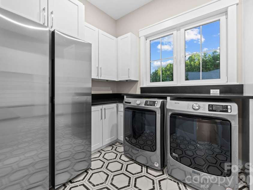 8941 Blair Road, Charlotte, NC 28227.  MLS# CAR4415120, YatesRealty ID 44913. 