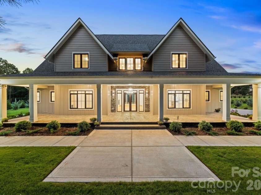 8941 Blair Road, Charlotte, NC 28227.  MLS# CAR4415120, YatesRealty ID 44913. 