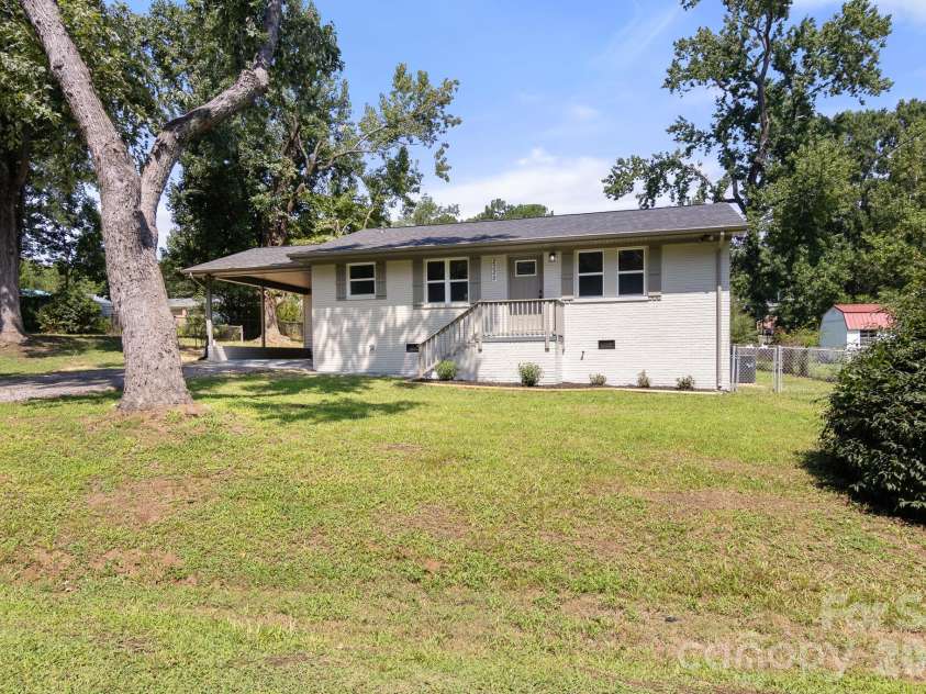 2325 Fowler Street, Kannapolis, NC 28083.  MLS# CAR4388762, YatesRealty ID 44914. 