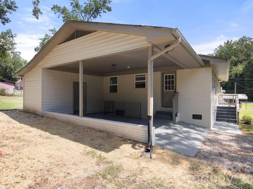 2325 Fowler Street, Kannapolis, NC 28083.  MLS# CAR4388762, YatesRealty ID 44914. 
