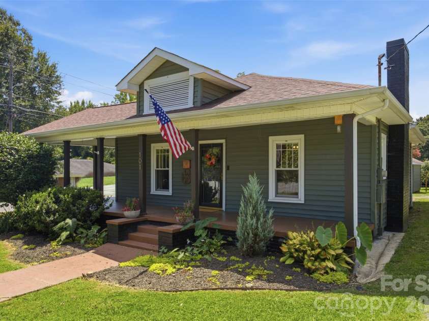 101 Sunset Drive, Stanley, NC 28164.  MLS# CAR4412993, YatesRealty ID 44915. 