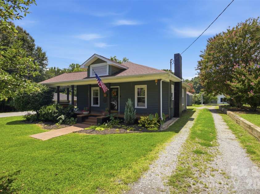 101 Sunset Drive, Stanley, NC 28164.  MLS# CAR4412993, YatesRealty ID 44915. 